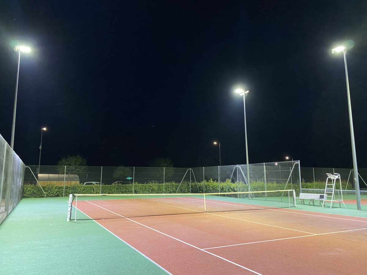 Rénovation de l'éclairage sportif des terrains de tennis de Puy-Guillaume
